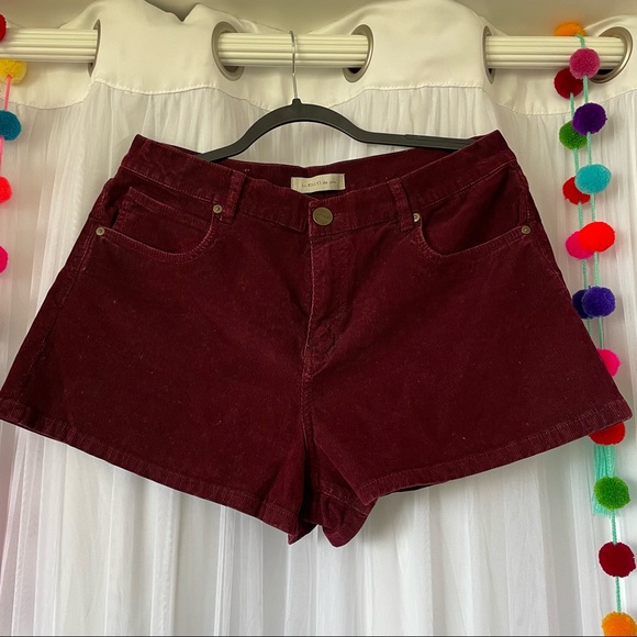 URBAN OUTFITTERS maroon corduroy size 10 shorts - Picture 1 of 7